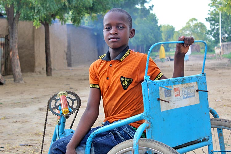 写真：イブラヒムさん（13歳）、カメルーン