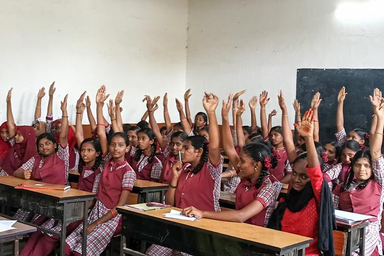 写真：学校での啓発セッション