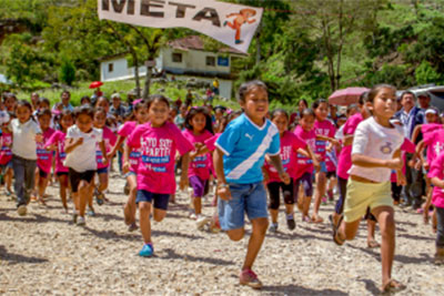 走ることで世界の女の子を応援する　Run for Girls