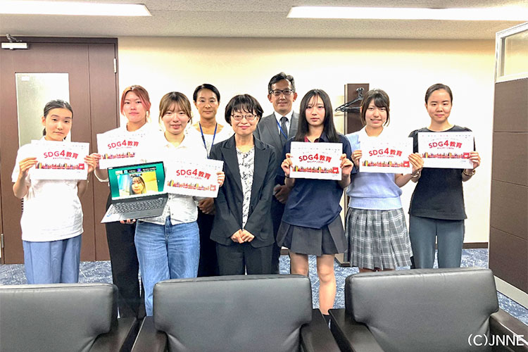 写真：外務省との意見交換会の様子