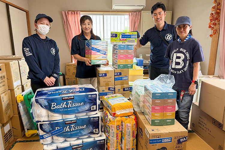写真：保育施設への支援物資の提供