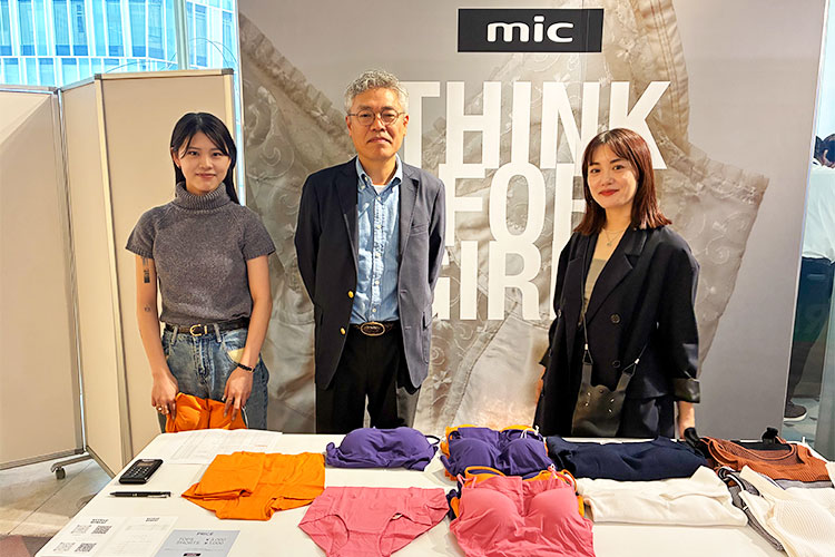 写真：昨年の国際ガールズ・デーのイベントにも出展