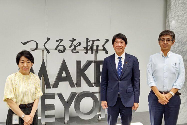 左から栗原礼子さん、堺雄一郎さん、湯本徹郎さん