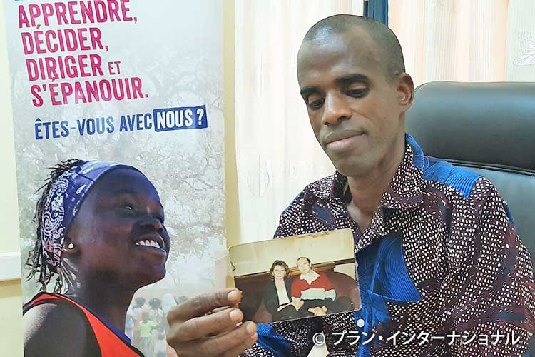 写真：ジャーナリストになったヤヤさん（ブルキナファソ）