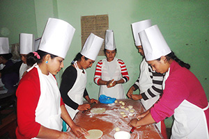 写真:ネパールの別地域で実施した自立支援プロジェクトの様子(参考)