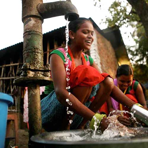 写真：給水設備設置および衛生習慣改善プロジェクト