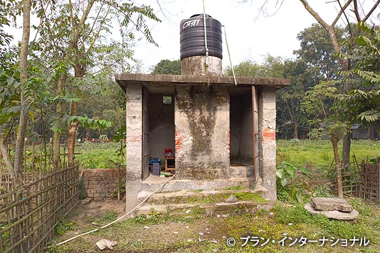 写真：学校に一つしかないトイレ