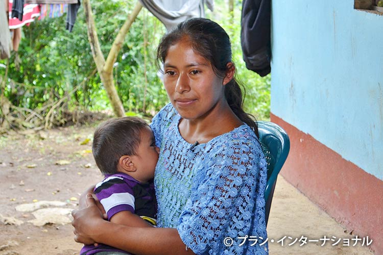 就業の機会が少なく10代で結婚する女の子が多い