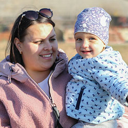 写真：エレナさん、33歳（モルドバ）ウクライナ避難民緊急支援　子どもひろば利用者