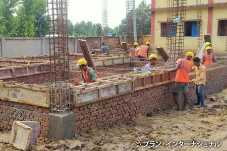 写真：工事がすすむ校舎建設