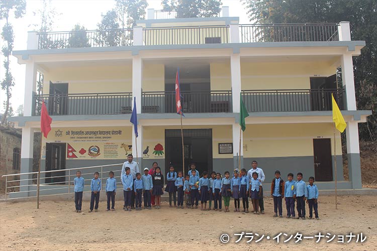 写真：完成した「災害に強い小学校」。