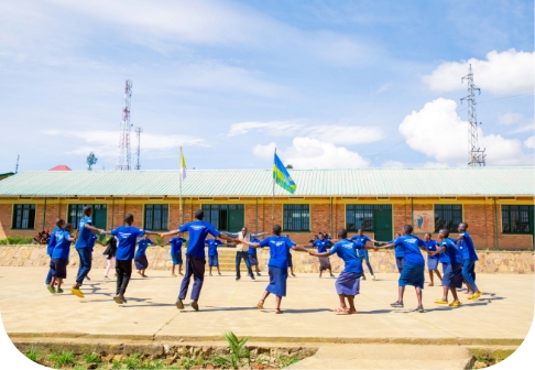 活動国80カ国以上
