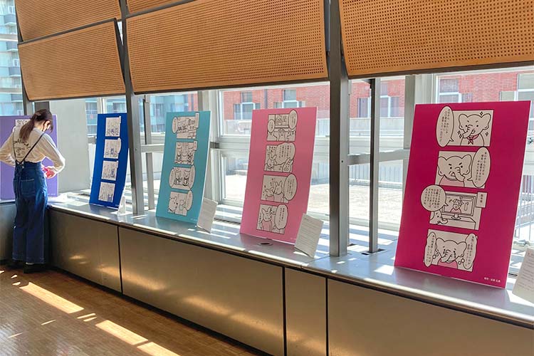 写真:展示会の様子(明治学院大学白金校舎)