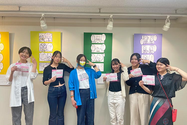 写真:アルテイシアさん(左から3番目)とユースメンバー