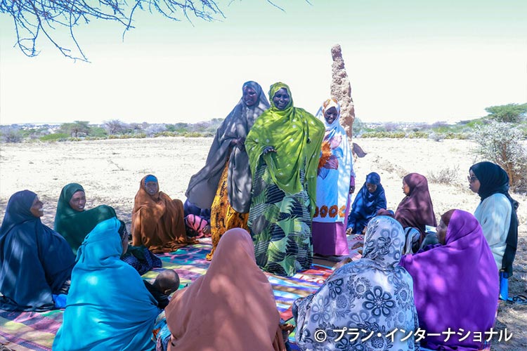 写真：FGM撤廃に向けた女性たちへの働きかけ（意識啓発）