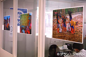 台風ハイエン（2013年）の支援活動の写真展示も