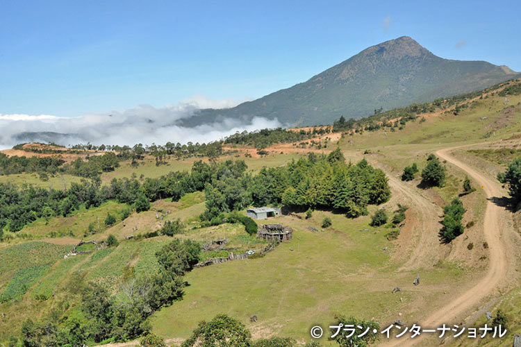 写真：プランが活動する山岳地域の風景
