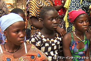 写真：【動画】女性性器切除が奪うもの＜大人たちを動かした4歳の女の子の死＞～ギニア～