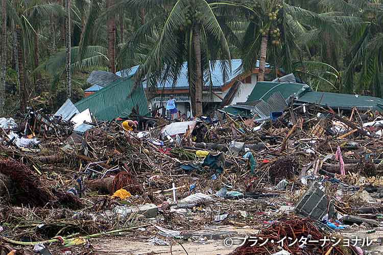 写真：台風ハイエンの被災地（2013年）