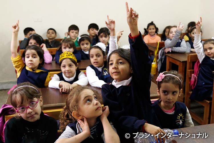 写真：教育支援を受けるシリア難民の子どもたち（エジプト）