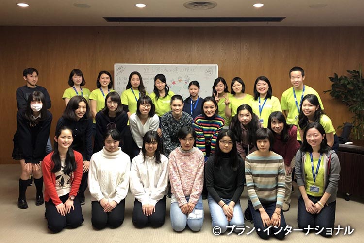 写真：実施イベントの参加者とG-SChooLメンバー（2018年3月）