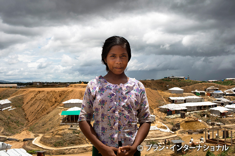 写真：難民キャンプで暮らすロヒンギャ族の女の子