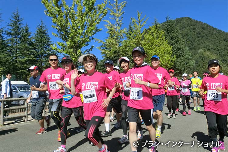 写真：Run for Girlsとしてマラソン大会に参加（2014年）