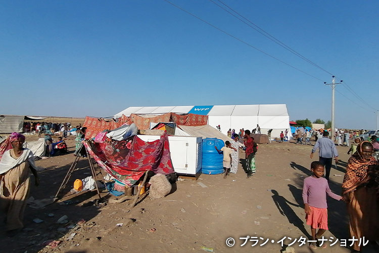 写真：スーダン国境の難民受付所遠景