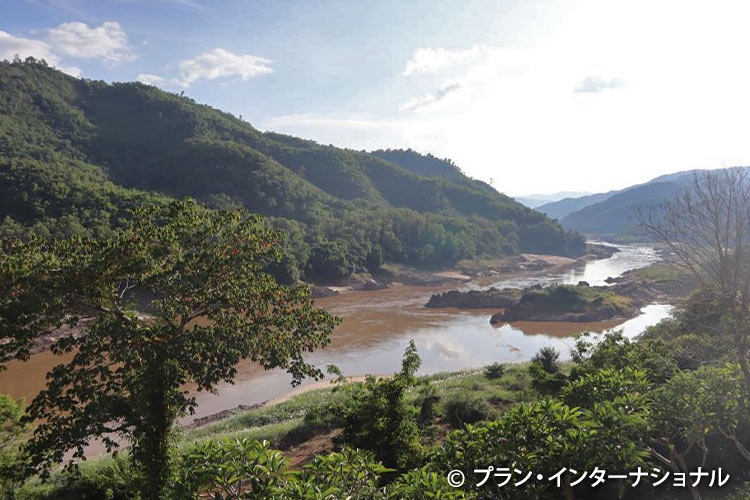 写真：中国雲南省から流れてくるメコン川