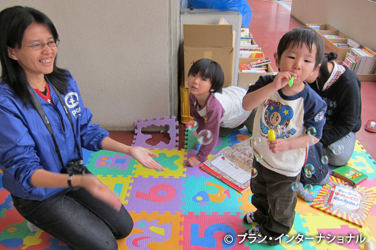 写真：宮城県の避難所に設置した「子どもひろば」
