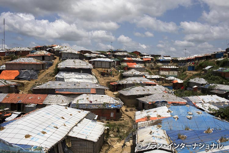 写真:住居が密集する難民キャンプの風景