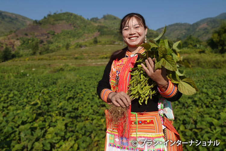 写真：農業トレーニングに参加した女の子（ベトナム）
