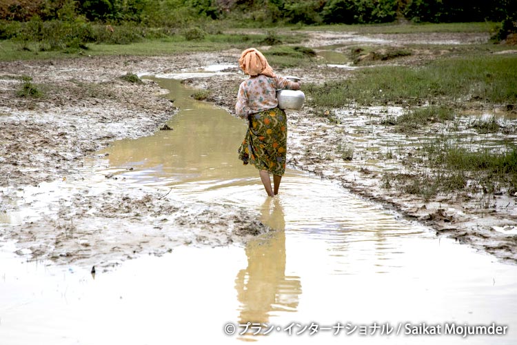 写真:洪水発生後の難民キャンプ内居住区
