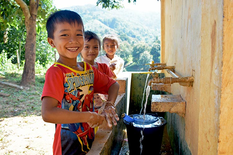 写真:ラオスの子どもたち