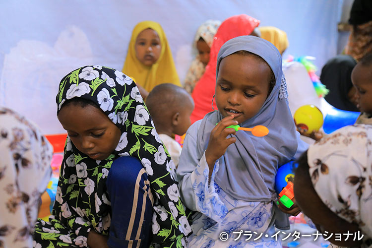 写真：難民キャンプの子どもたち（ソマリア）