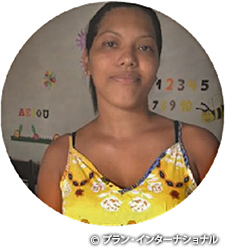 写真：（サミア、サンルイ活動地域、チャイルドの母親）