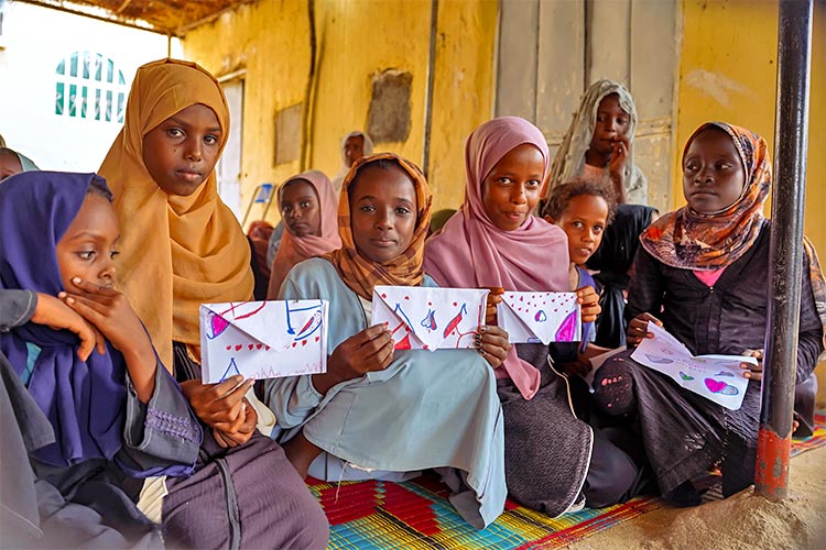 写真：生理用品詰め合わせ（スーダン）