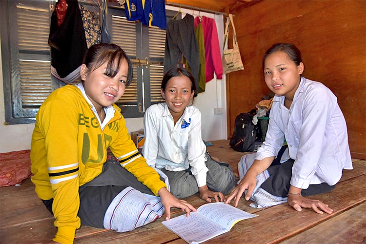 写真:中学校進学のための奨学金(グアテマラ)