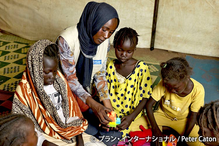 写真：難民のための一時保護施設内の子どもひろば（南スーダン）