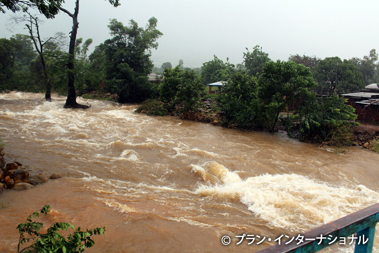 写真：サイクロンによる洪水（マラウイ）