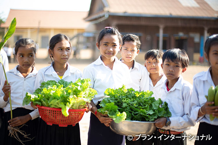 写真：ベトナム給食支援