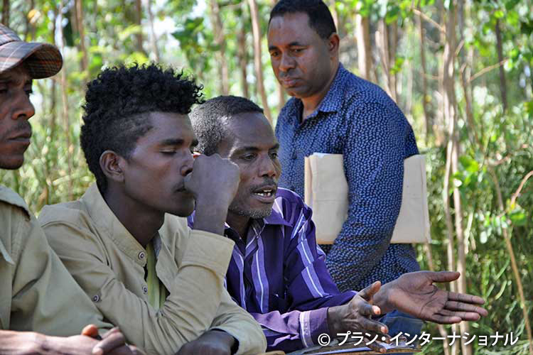 地域の人々の話し合い（エチオピア）