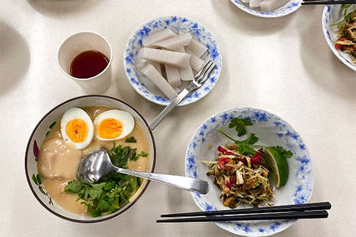 ミャンマー定食の出来上がり