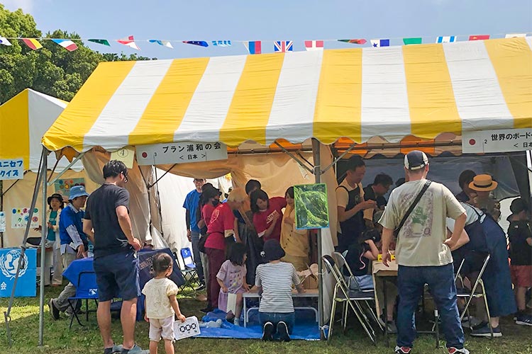 どのテントも賑わっていました