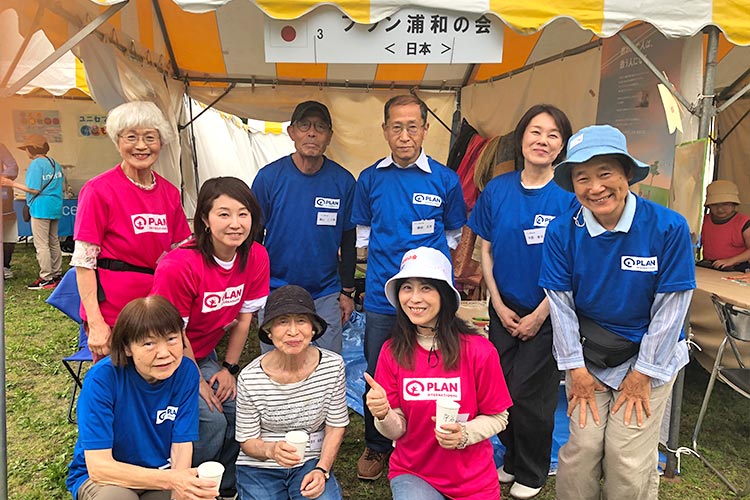 新しい仲間と一緒にスマイル！