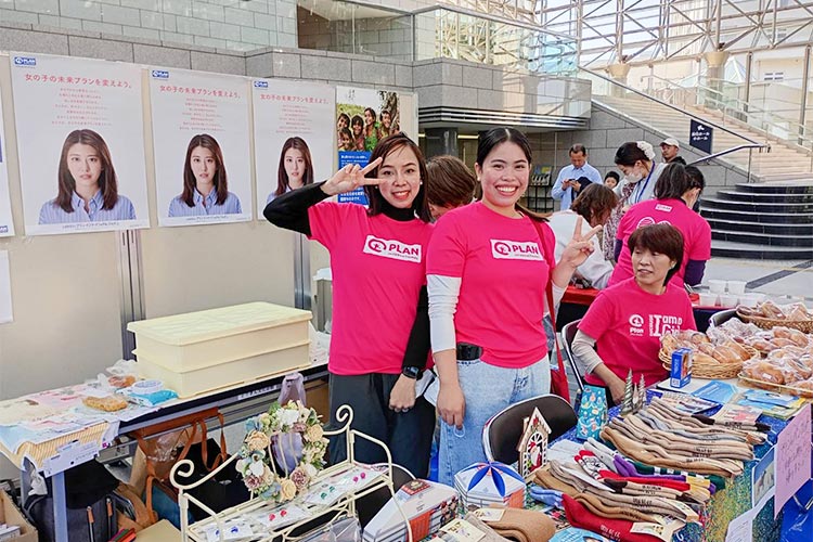 写真:フィリピンの友人も力を貸してくれました!