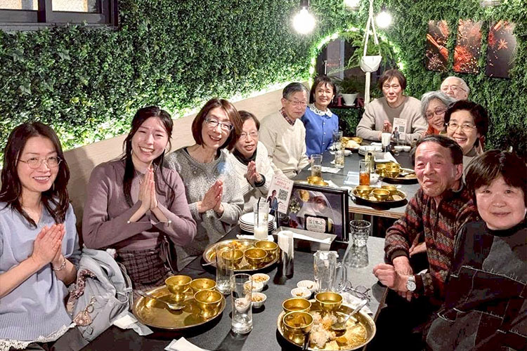 みんなで「ナマステ！」