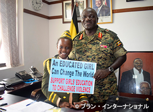 写真：人民国防軍のトップと面会（ウガンダ）