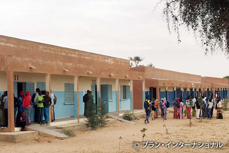 写真：日本企業の支援で建てられた教室